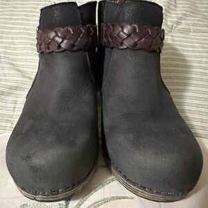 Dansko size 39 Women's Black Ankle Boots with Braided Detail